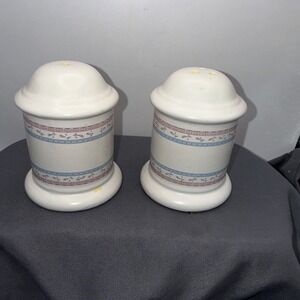 Vintage House of Lloyd 1989 Salt & Pepper Shakers Taiwan Pink Blue Country Set